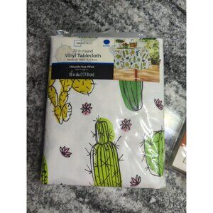 Mainstays Cactus Pattern PEVA Vinyl Tablecloth 70in Round NEW